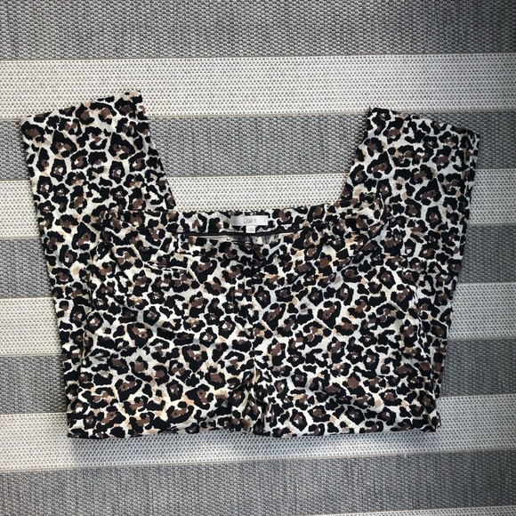 Loft Leopard Cropped Pants! 🐆 - Picture 4 of 6